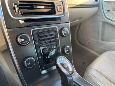 2013 Volvo S60 T5   - Photo 18 - Costa Mesa, CA 92626