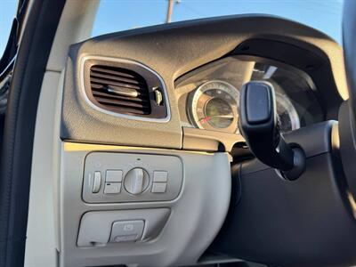 2013 Volvo S60 T5   - Photo 15 - Costa Mesa, CA 92626