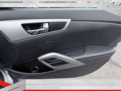 2012 Hyundai VELOSTER   - Photo 17 - Costa Mesa, CA 92626