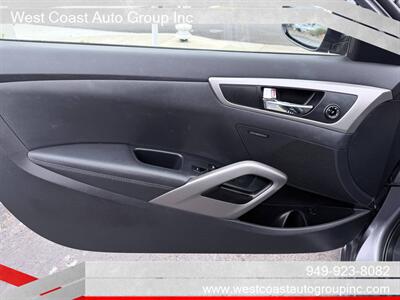 2012 Hyundai VELOSTER   - Photo 18 - Costa Mesa, CA 92626