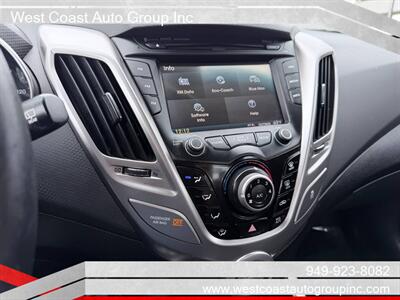 2012 Hyundai VELOSTER   - Photo 15 - Costa Mesa, CA 92626