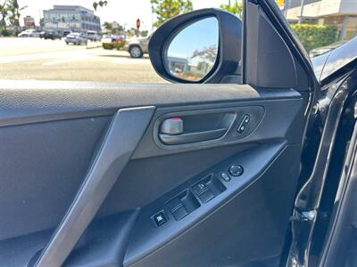 2011 Mazda Mazda3 i Sport   - Photo 11 - Costa Mesa, CA 92626