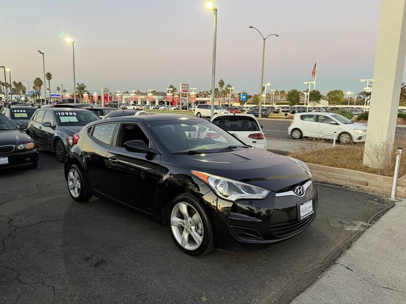 2015 Hyundai Veloster RE:FLEX Edition photo 2