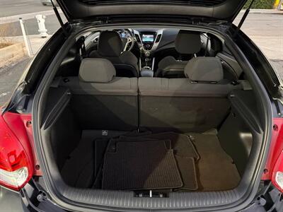2015 Hyundai VELOSTER RE:FLEX   - Photo 15 - Costa Mesa, CA 92626