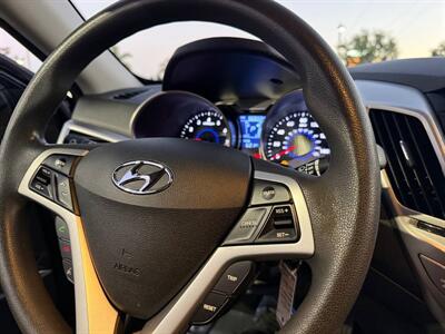 2015 Hyundai VELOSTER RE:FLEX   - Photo 10 - Costa Mesa, CA 92626