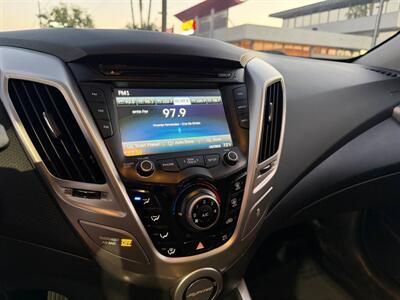 2015 Hyundai VELOSTER RE:FLEX   - Photo 12 - Costa Mesa, CA 92626