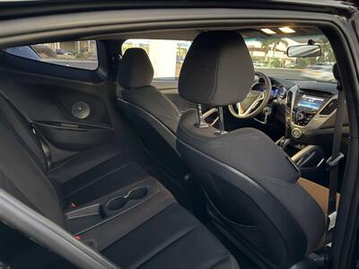 2015 Hyundai VELOSTER RE:FLEX   - Photo 7 - Costa Mesa, CA 92626