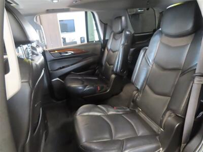 2018 Cadillac Escalade Luxury   - Photo 10 - Costa Mesa, CA 92626