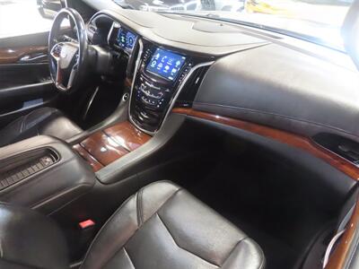 2018 Cadillac Escalade Luxury   - Photo 7 - Costa Mesa, CA 92626