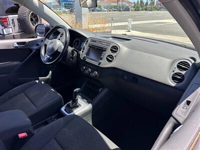 2015 Volkswagen Tiguan S   - Photo 9 - Costa Mesa, CA 92626