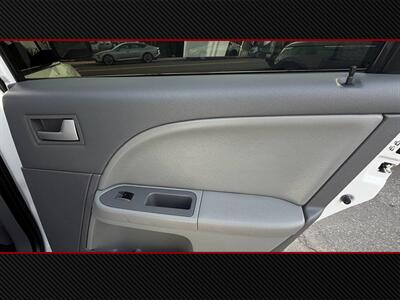 2005 Ford Five Hundred SEL - Photo 10 - Costa Mesa, CA 92626