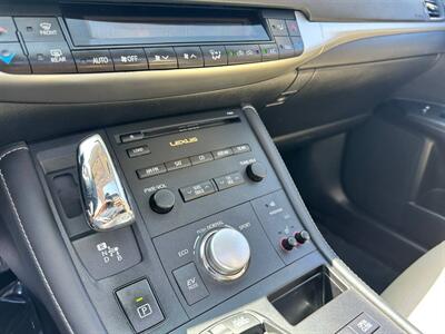 2011 Lexus CT 200h Premium   - Photo 15 - Costa Mesa, CA 92626