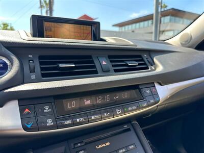 2011 Lexus CT 200h Premium   - Photo 14 - Costa Mesa, CA 92626