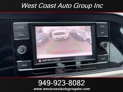 2023 Volkswagen Jetta SE   - Photo 23 - Costa Mesa, CA 92626