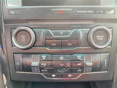 2016 Ford Explorer XLT   - Photo 14 - Costa Mesa, CA 92626