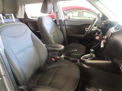 2015 Kia Soul EX Plus   - Photo 8 - Costa Mesa, CA 92626