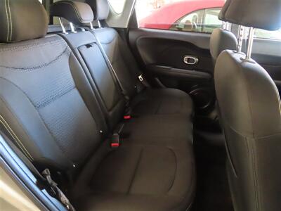 2015 Kia Soul EX Plus   - Photo 9 - Costa Mesa, CA 92626