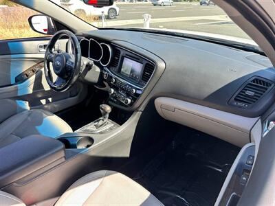 2015 Kia Optima EX   - Photo 6 - Costa Mesa, CA 92626