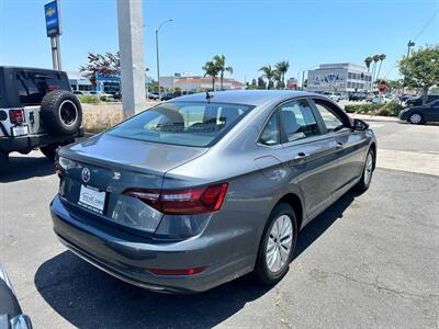 2019 Volkswagen Jetta SE   - Photo 4 - Costa Mesa, CA 92626