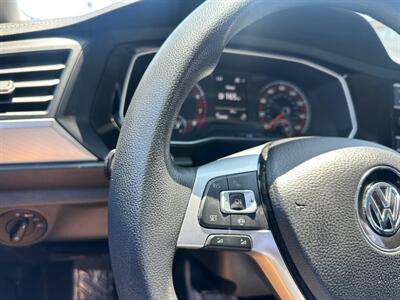 2019 Volkswagen Jetta SE   - Photo 14 - Costa Mesa, CA 92626