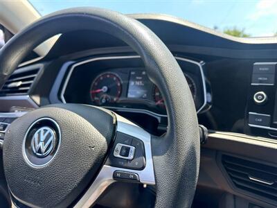 2019 Volkswagen Jetta SE   - Photo 17 - Costa Mesa, CA 92626