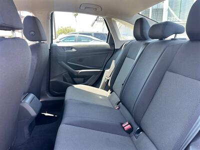 2019 Volkswagen Jetta SE   - Photo 8 - Costa Mesa, CA 92626