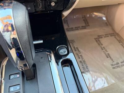 2010 Ford Escape Limited   - Photo 17 - Costa Mesa, CA 92626