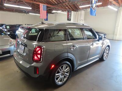 2022 MINI Countryman Cooper   - Photo 3 - Costa Mesa, CA 92626