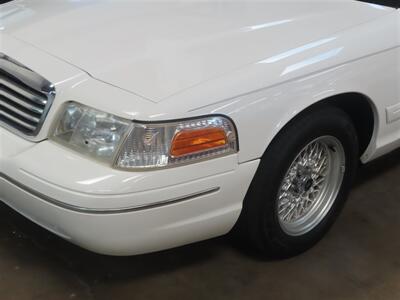 1999 Ford Crown Victoria LX   - Photo 20 - Costa Mesa, CA 92626