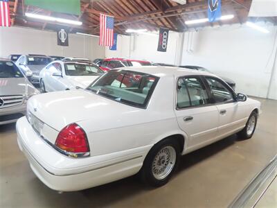 1999 Ford Crown Victoria LX   - Photo 3 - Costa Mesa, CA 92626