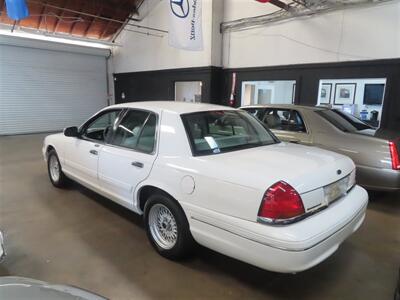 1999 Ford Crown Victoria LX   - Photo 4 - Costa Mesa, CA 92626