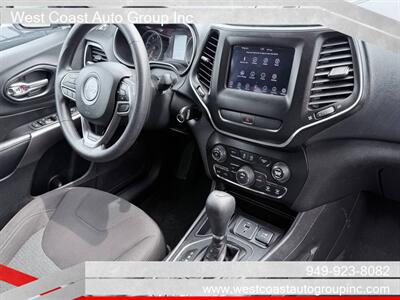 2019 Jeep Cherokee Latitude   - Photo 8 - Costa Mesa, CA 92626
