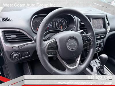 2019 Jeep Cherokee Latitude   - Photo 16 - Costa Mesa, CA 92626