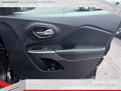2019 Jeep Cherokee Latitude   - Photo 15 - Costa Mesa, CA 92626