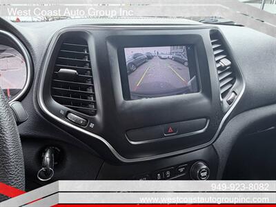2019 Jeep Cherokee Latitude   - Photo 12 - Costa Mesa, CA 92626