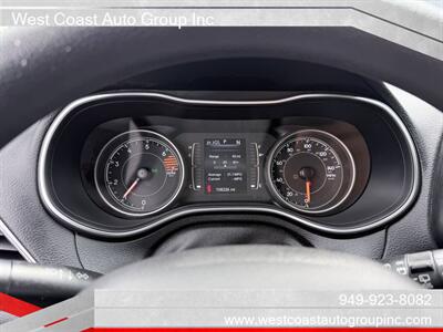 2019 Jeep Cherokee Latitude   - Photo 14 - Costa Mesa, CA 92626