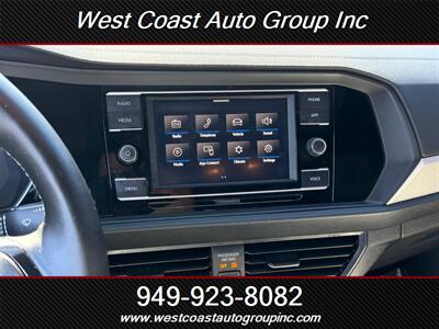 2021 Volkswagen Jetta R-Line   - Photo 20 - Costa Mesa, CA 92626