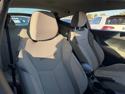 2014 Hyundai VELOSTER   - Photo 7 - Costa Mesa, CA 92626