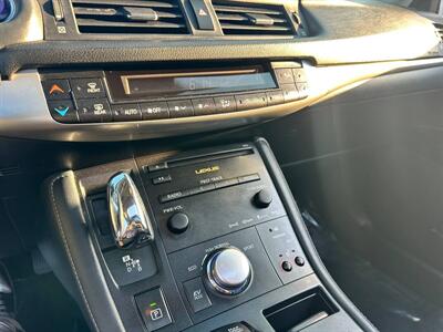 2013 Lexus CT 200h   - Photo 13 - Costa Mesa, CA 92626