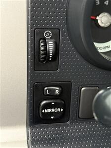 2007 Toyota FJ Cruiser   - Photo 12 - Costa Mesa, CA 92626