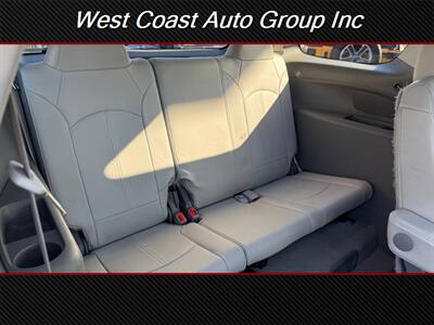 2015 GMC Acadia SLT-1   - Photo 13 - Costa Mesa, CA 92626