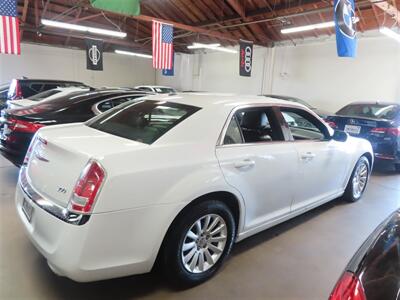 2013 Chrysler 300 Series   - Photo 4 - Costa Mesa, CA 92626