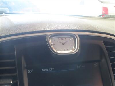 2013 Chrysler 300 Series   - Photo 13 - Costa Mesa, CA 92626