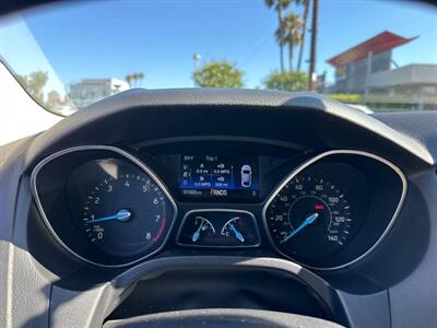 2016 Ford Focus SE   - Photo 20 - Costa Mesa, CA 92626