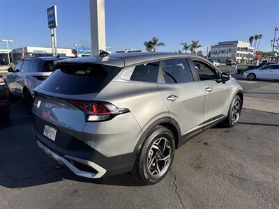 2024 Kia Sportage LX   - Photo 4 - Costa Mesa, CA 92626