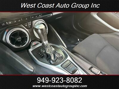 2018 Chevrolet Camaro LT   - Photo 8 - Costa Mesa, CA 92626