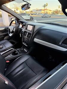 2018 Dodge Grand Caravan GT   - Photo 8 - Costa Mesa, CA 92626