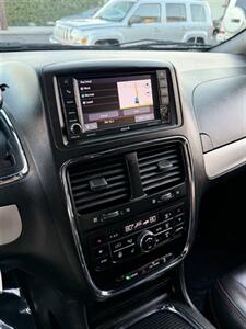 2018 Dodge Grand Caravan GT   - Photo 17 - Costa Mesa, CA 92626
