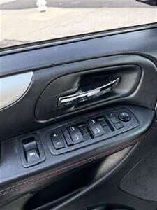 2018 Dodge Grand Caravan GT   - Photo 18 - Costa Mesa, CA 92626
