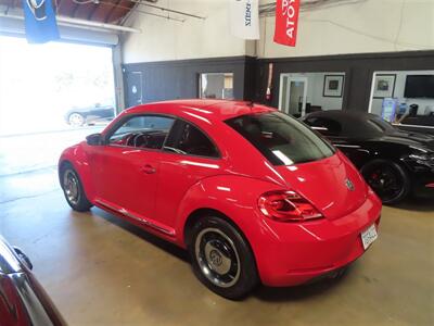 2012 Volkswagen Beetle-Classic Comfortline   - Photo 4 - Costa Mesa, CA 92626